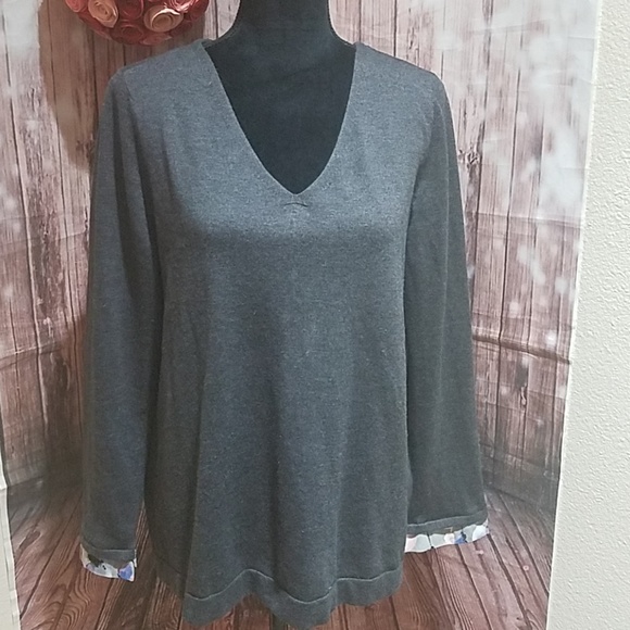 NYDJ Sweaters - NYXJD gray and floral sweater blouse top